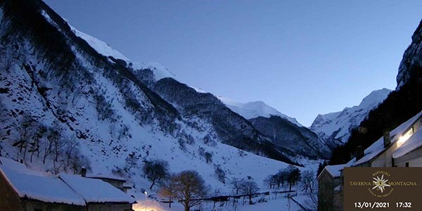 Il borgo di Foce di Montemonaco innevato